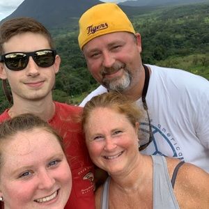 Meet your Posher, Stephanie